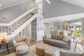 Smart TV - Beautiful 2BR/2BA Villa! Easy walk to Beach & Club! Amenity Cards! (Seabrook Island)