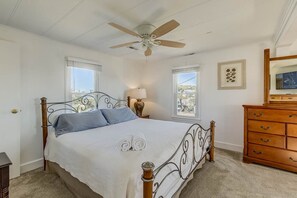 4 bedrooms, internet, bed sheets