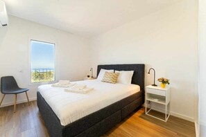 2 chambres, fer et planche à repasser, accès Internet, draps fournis
