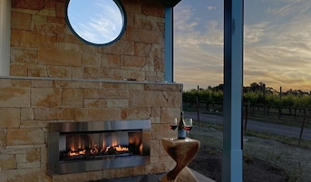 Tabla de planchar con plancha, wifi gratis y ropa de cama 