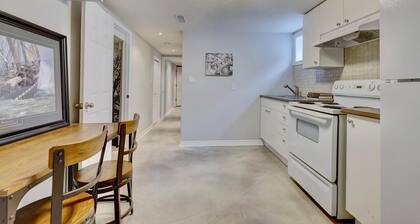 Central Etobicoke Bedroom - near Subway Station