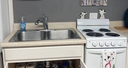 Cozy, quiet centrally located one bedroom