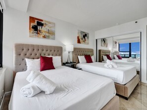 2 bedrooms, iron/ironing board, travel cot, free WiFi - Beach Resort condo /921 (Miami Beach)