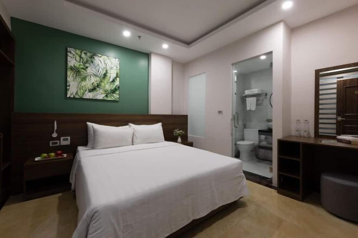 Premium bedding, down comforters, Select Comfort beds, desk