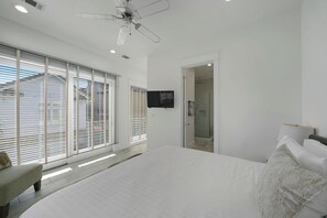 5 bedrooms, free WiFi, bed sheets - White Sands - Luxury Home with Private Pool & Rooftop Deck (Destin)