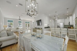 Interior - Frangista Jewel - Pet Friendly Luxury Vacation Home Near the Beach with Secluded Pool & Ocean Views (Miramar Beach)