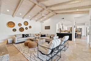 TV, fireplace, stereo