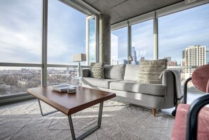 TV, stereo - Amazing South Loop 2BR w/ Rooftop, 3 Blocks to Grant Park, by Blueground (Chicago)