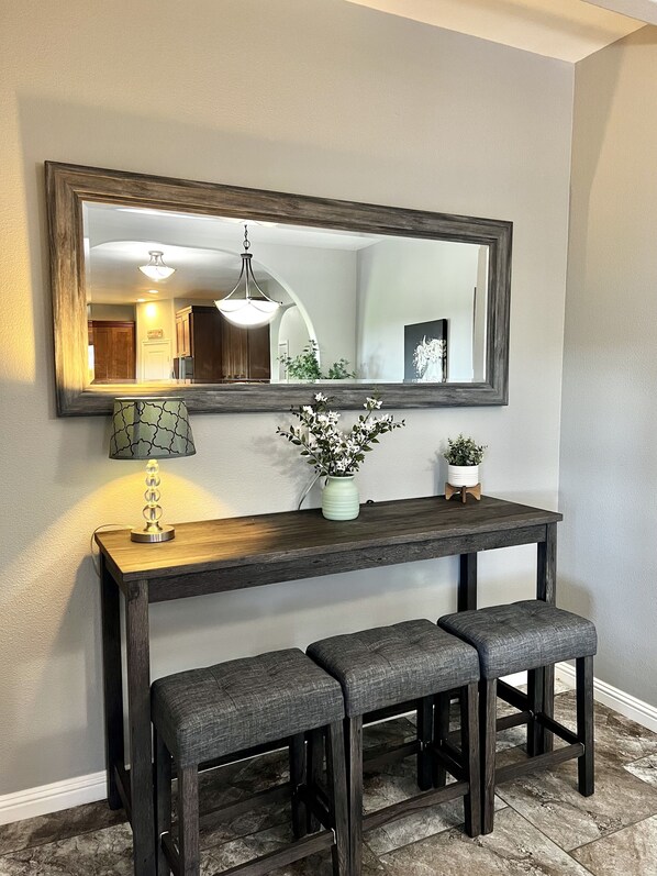 Interior - Modern Country Farmhouse:
Near Visalia & Sequoia National Park! (Dinuba)