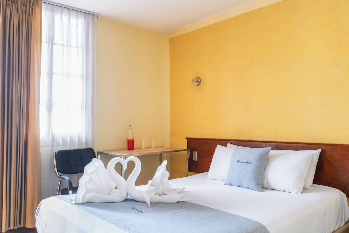 1 bedroom, in-room safe, individually furnished, desk