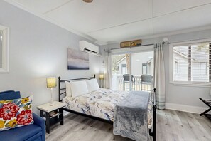 Iron/ironing board, internet, bed sheets