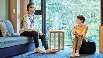 コンドミニアム | 羽毛の掛け布団、デスク、WiFi (無料)、ベッドシーツ