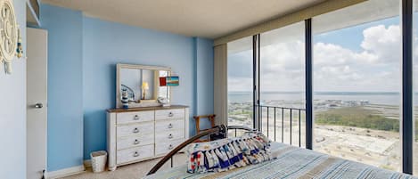 2 bedrooms, iron/ironing board, Internet, bed sheets