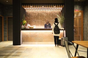 Quầy tiếp tân