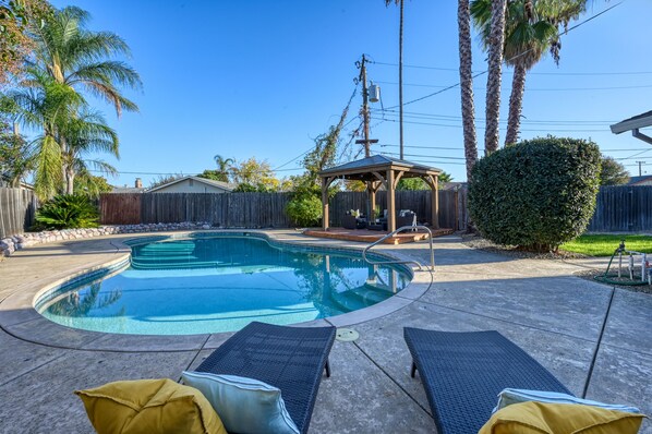 Pool - RanchoHouse with Pool LargeYard Downtown Shopping (Sacramento)
