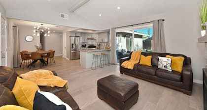 RanchoHouse with Pool LargeYard Downtown Shopping