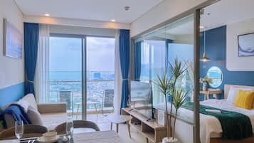 Apartamento, 2 habitaciones, balcón, vistas a la ciudad | 1 dormitorio, ropa de cama hipoalergénica, colchones viscoelásticos