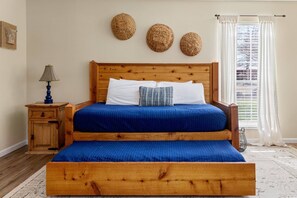 1 bedroom, free WiFi, bed sheets - Family-Friendly Ranch House – Dog Friendly King Suite, Full Kitchen with Back Patio & Outdoor Space (New Braunfels)