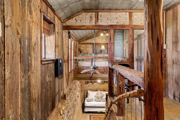 1 bedroom, free WiFi, bed sheets - Stay in History – Charming King Suite w/ Twin Beds, Jacuzzi and Stone Staircase to Historic Cellar (New Braunfels)