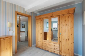 Interior - Apartment 'Ferienwohnung 72 Qm' with Private Terrace, Shared Garden and Wi-Fi (Neuruppin)