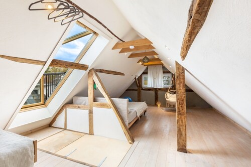 Apartment 'Anni's Ferienhaus' with Private Terrace and Wi-Fi