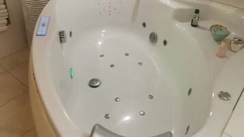 Doccia, asciugacapelli, asciugamani