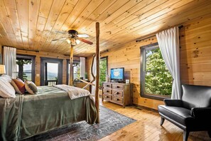 4 habitaciones, escritorio, tabla de planchar con plancha y wifi