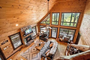 テレビ、暖炉、書斎 / ワークスペース