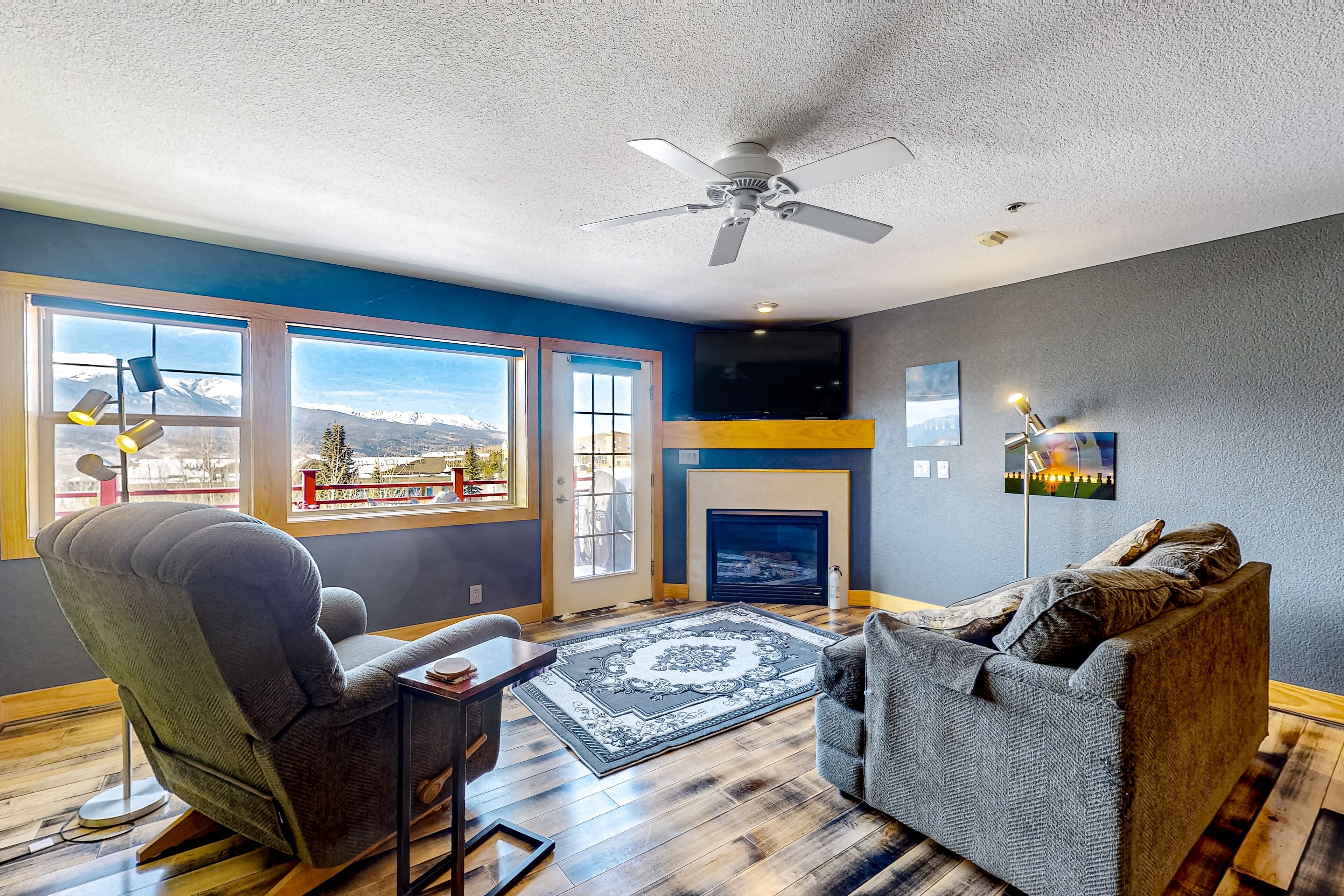 Dog-friendly mtn-view condo with balcony, tennis, fireplace, W/D
