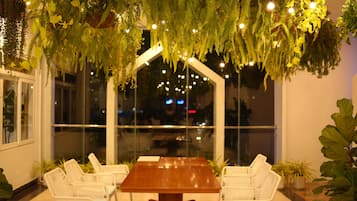 Bao gồm bữa sáng buffet hàng ngày