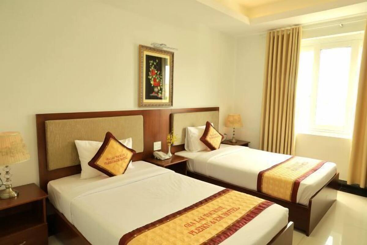 Premium bedding, minibar, desk, blackout curtains