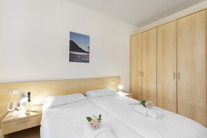 1 bedroom, free WiFi, bed sheets