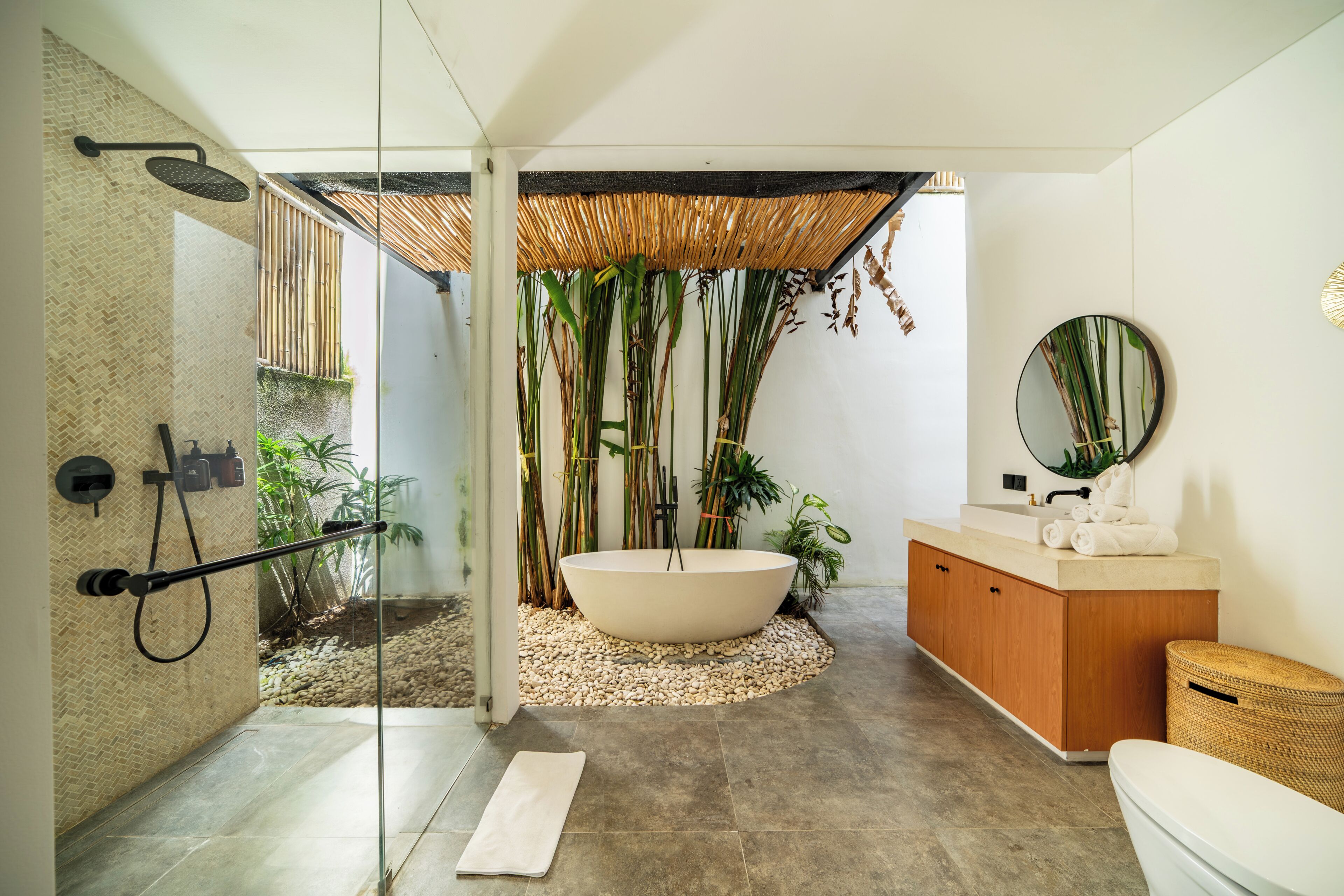 Villa Deluxe | Salle de bain | Séchoir à cheveux, serviettes fournies