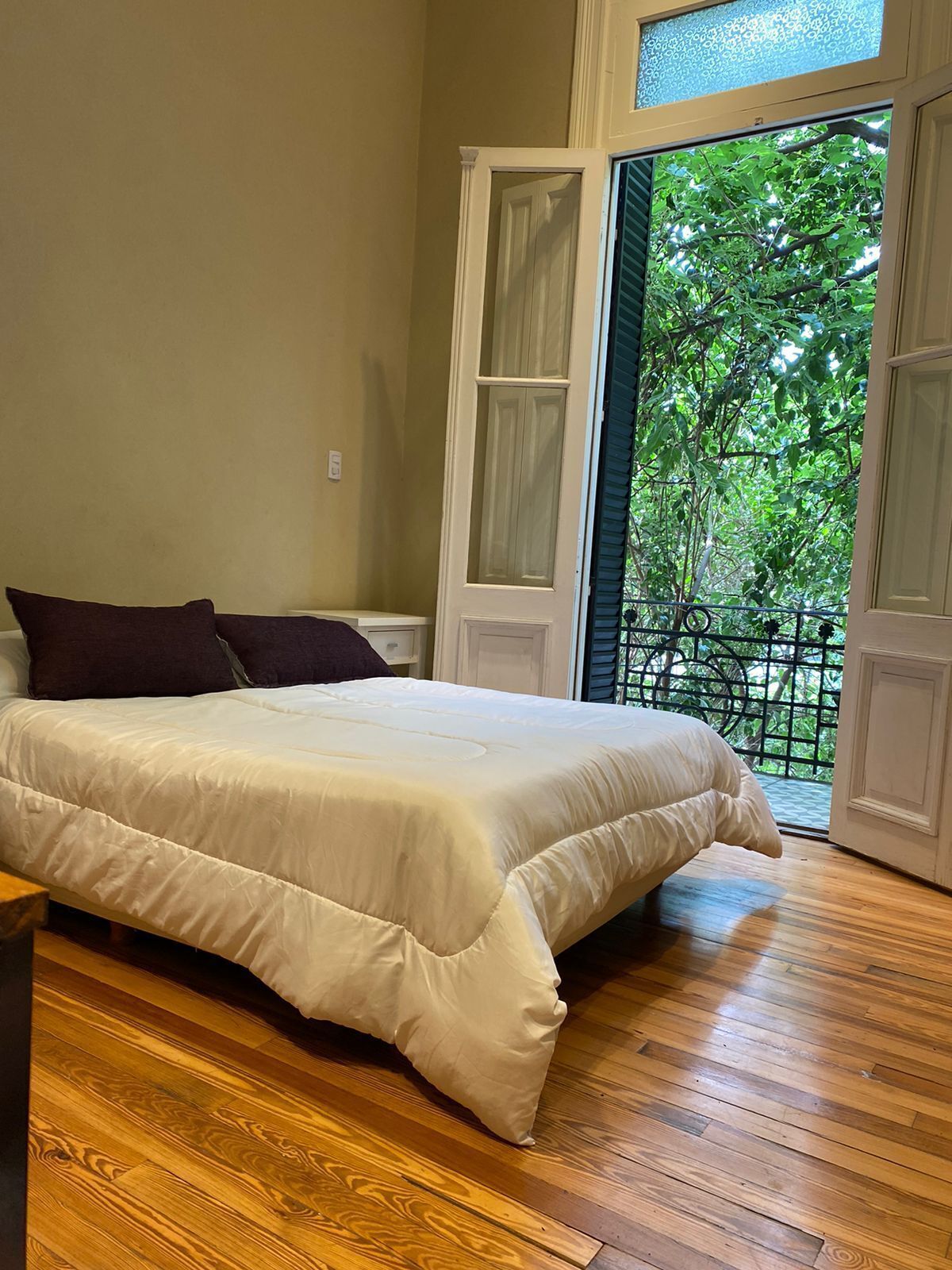 3 habitaciones, escritorio, wifi gratis y ropa de cama 