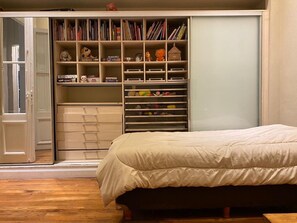 3 chambres, bureau, Wi-Fi gratuit, draps fournis