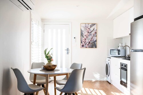 The Elm Apartments | The Pink Room