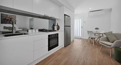 The Elm Apartments | The Gold Room