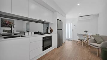 Fridge, microwave, oven, stovetop