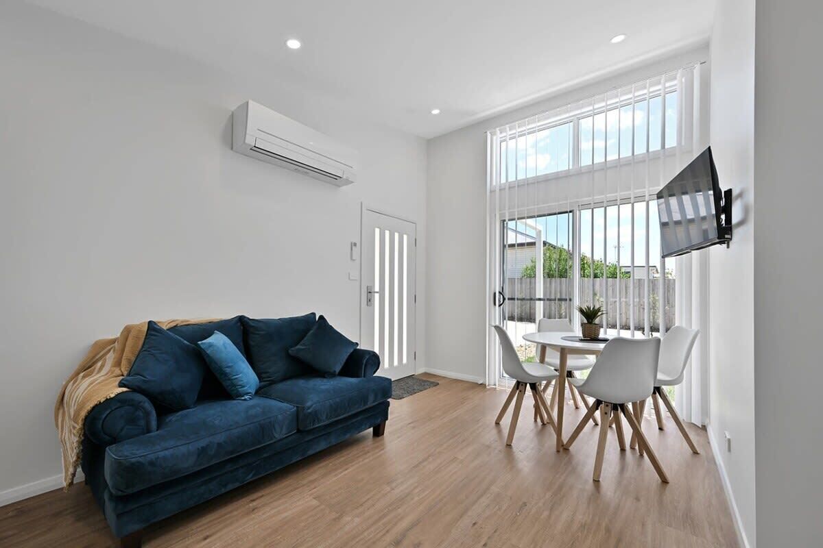 テレビ、書斎 / ワークスペース