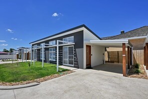 Exterior - The Elm Apartments | The Yellow Room (Orange)