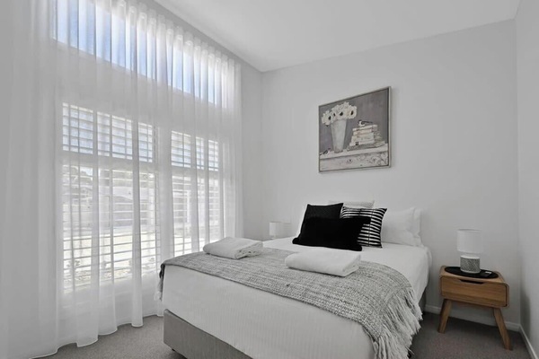 The Elm Apartments | The Black & White Room