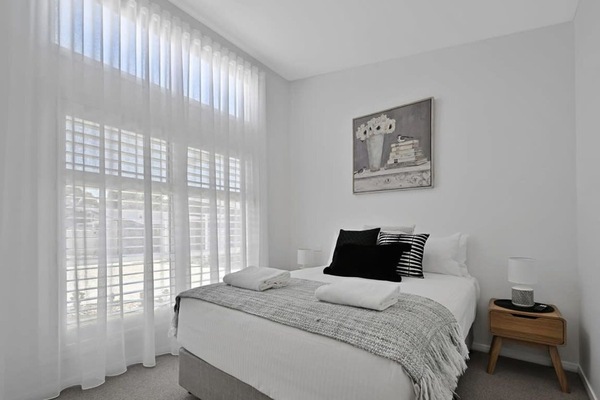 The Elm Apartments | The Black & White Room