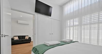 The Elm Apartments - The Sunshine Room