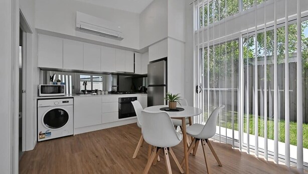Coffee/tea maker, fridge, microwave, oven