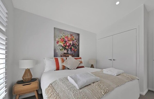 5 soverom, strykejern/-brett, wi-fi og sengetøy