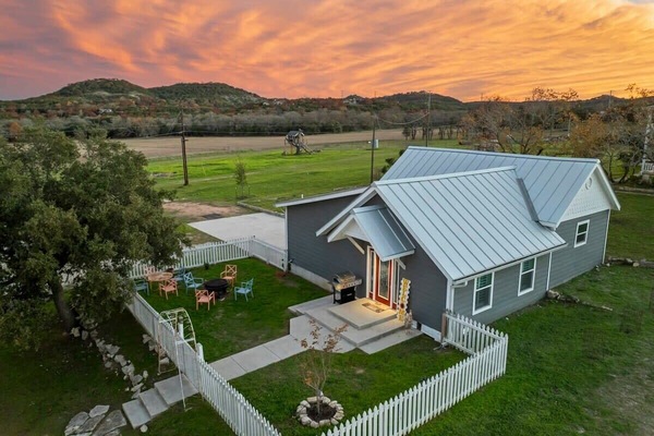 Historic Kingsby Cottage