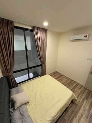2 habitaciones, tabla de planchar con plancha, wifi y ropa de cama 