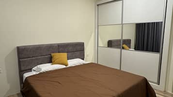 2 bedrooms, iron/ironing board, WiFi, bed sheets