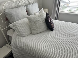 2 bedrooms, iron/ironing board, free WiFi, bed sheets