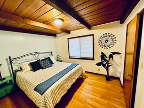 2 slaapkamers, een bureau, wifi, beddengoed